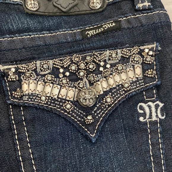 MISS ME REWORKED DENIM SHORTS SIZE 28 - Picture 7 of 10